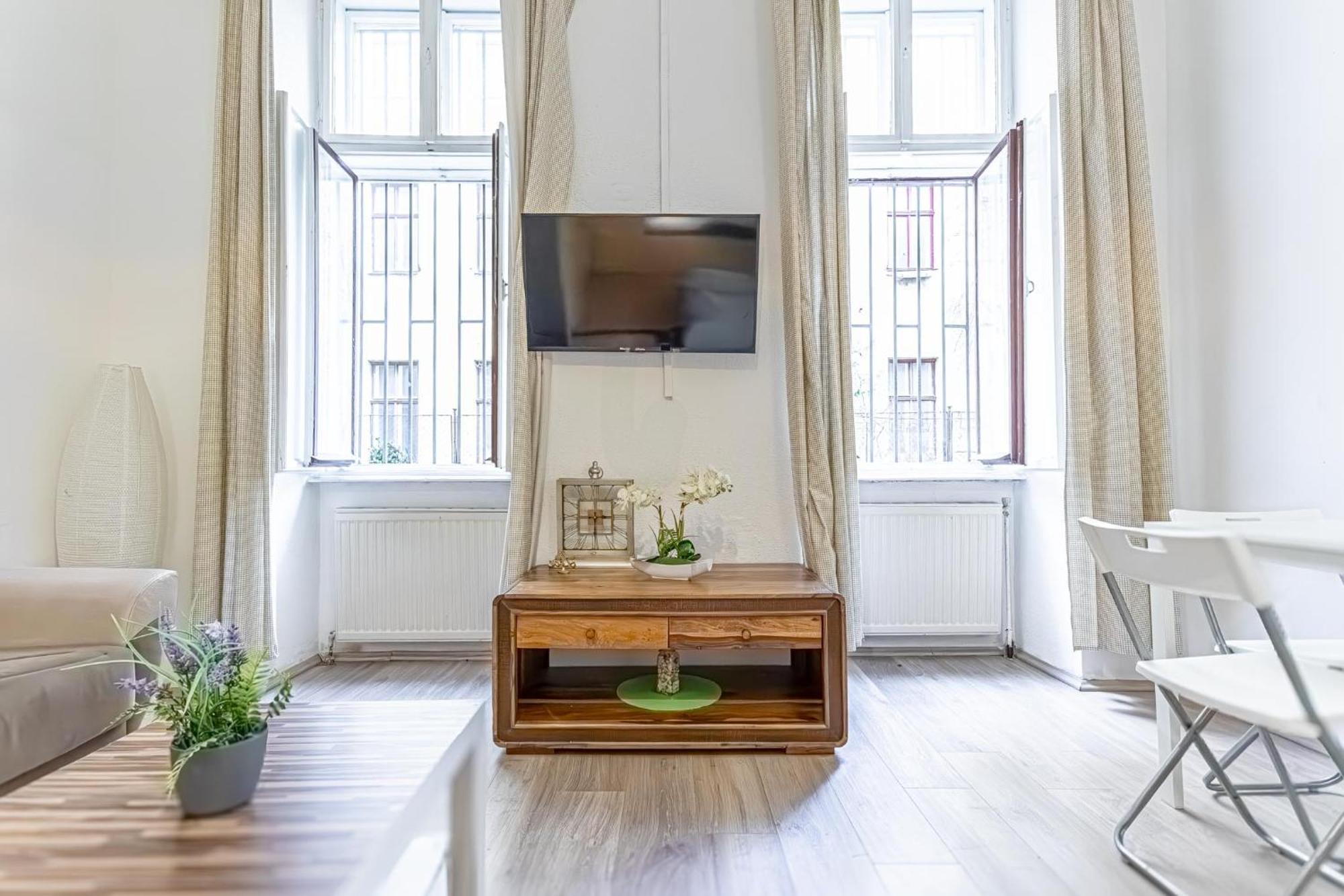 Chic Apartment- Suitable For Longstays Near Matzleinsforferplatz Vienna Esterno foto