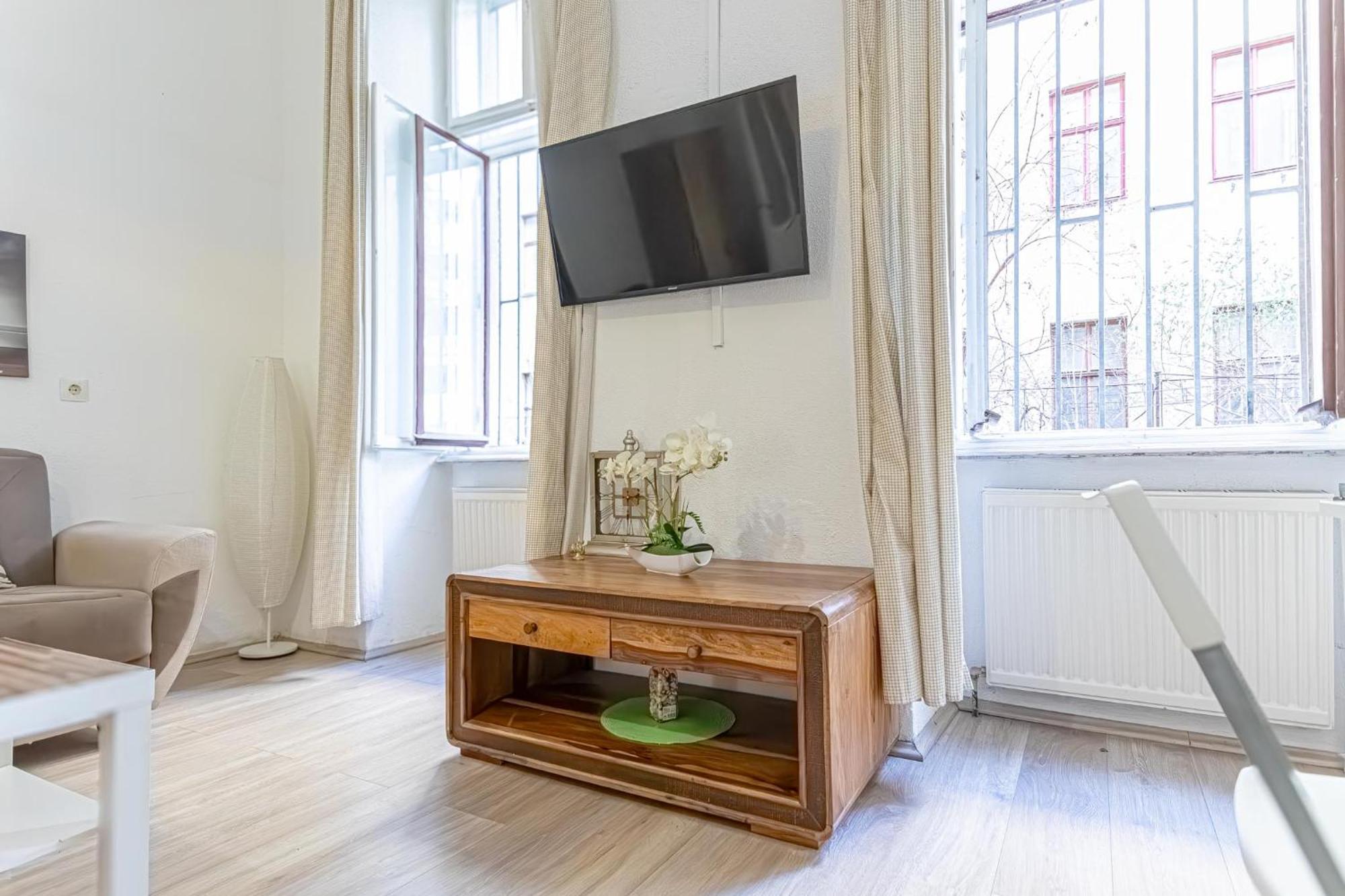 Chic Apartment- Suitable For Longstays Near Matzleinsforferplatz Vienna Esterno foto