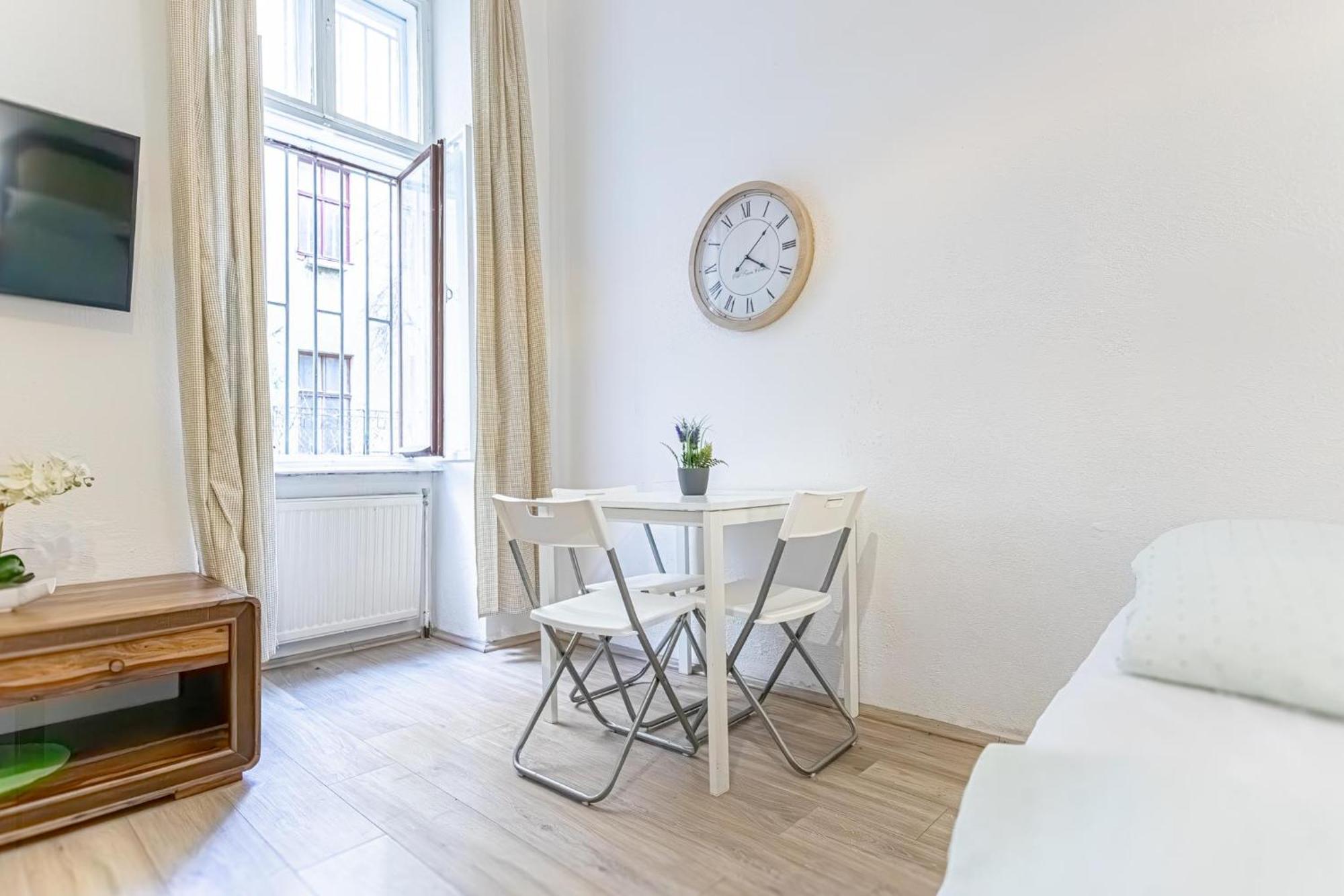 Chic Apartment- Suitable For Longstays Near Matzleinsforferplatz Vienna Esterno foto