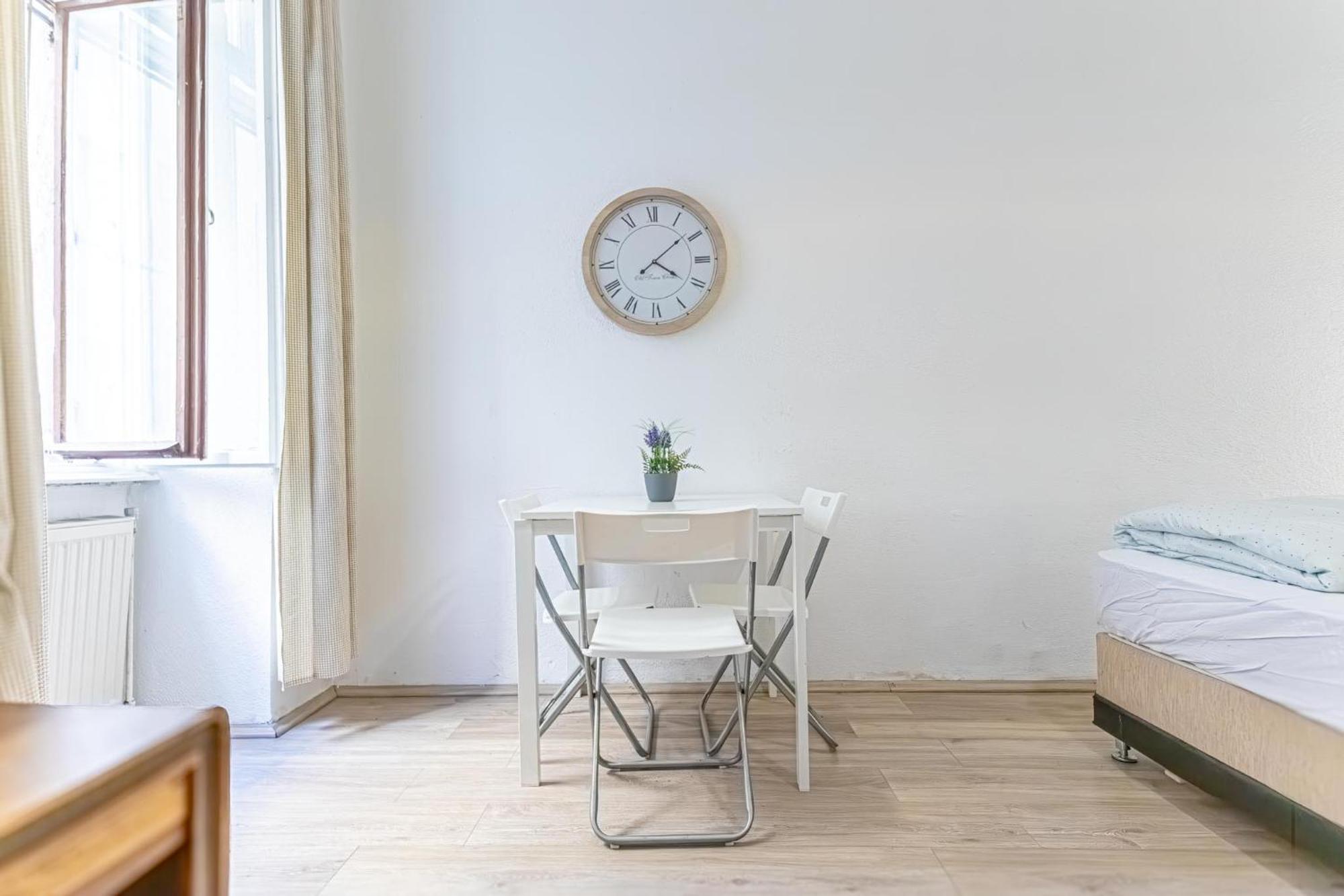 Chic Apartment- Suitable For Longstays Near Matzleinsforferplatz Vienna Esterno foto