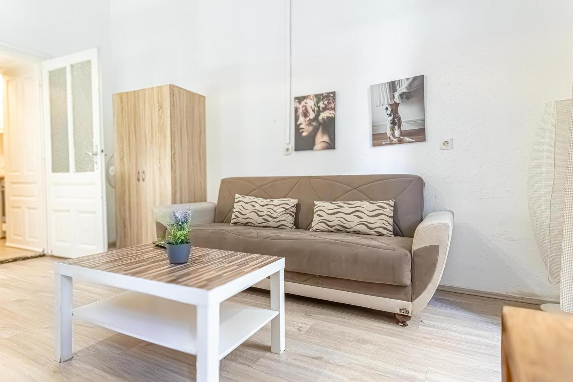 Chic Apartment- Suitable For Longstays Near Matzleinsforferplatz Vienna Esterno foto